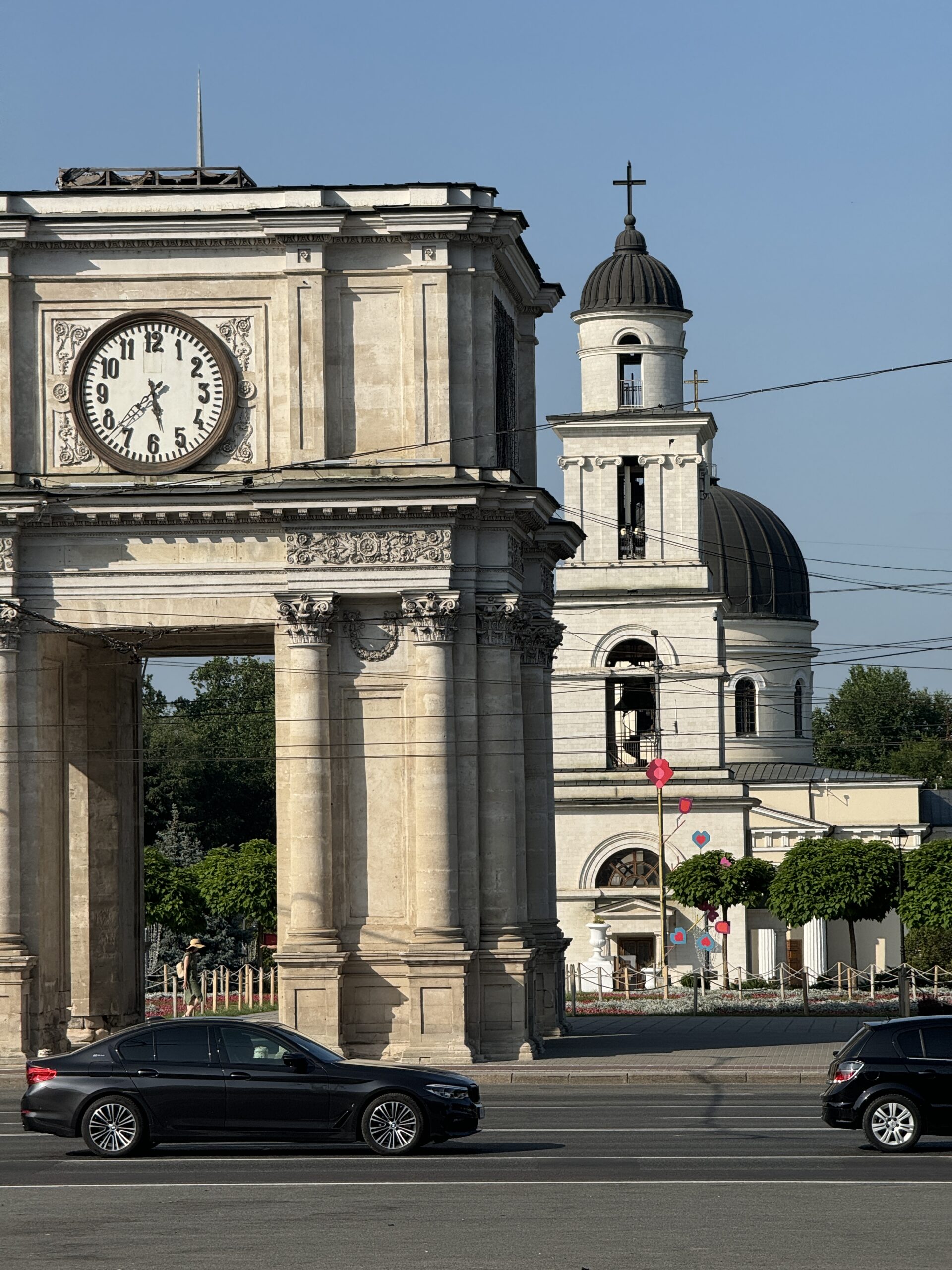 Arcul de Triumf si Catedrala Mitropolitana, Chisinau