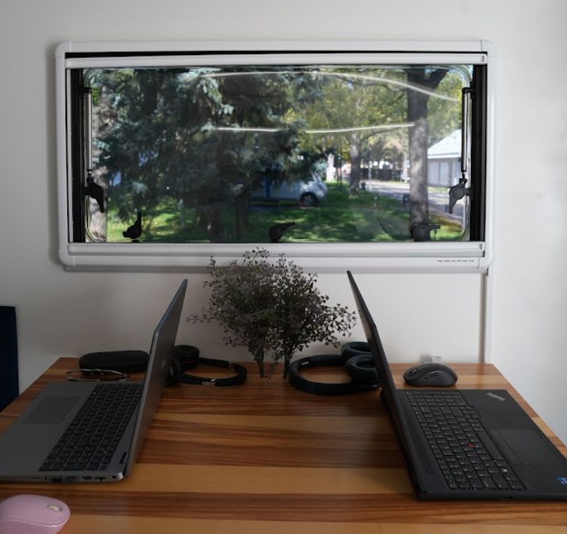 Placeholder — inlocuieste cu poza reala